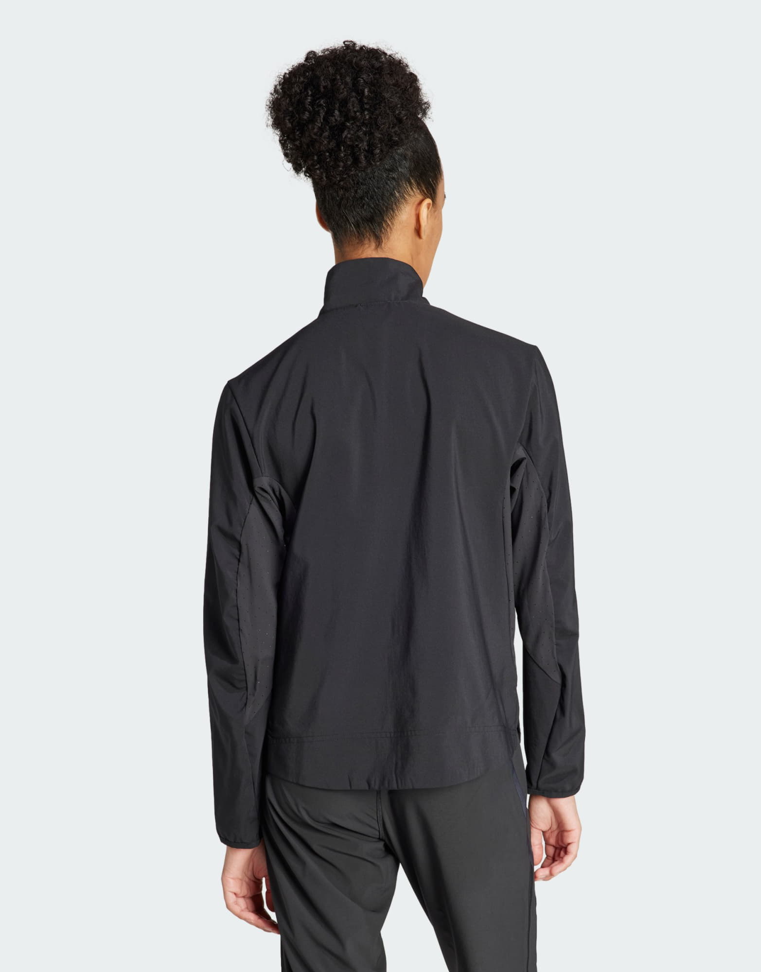 Adidas Adidas, Üst geyimi – 2