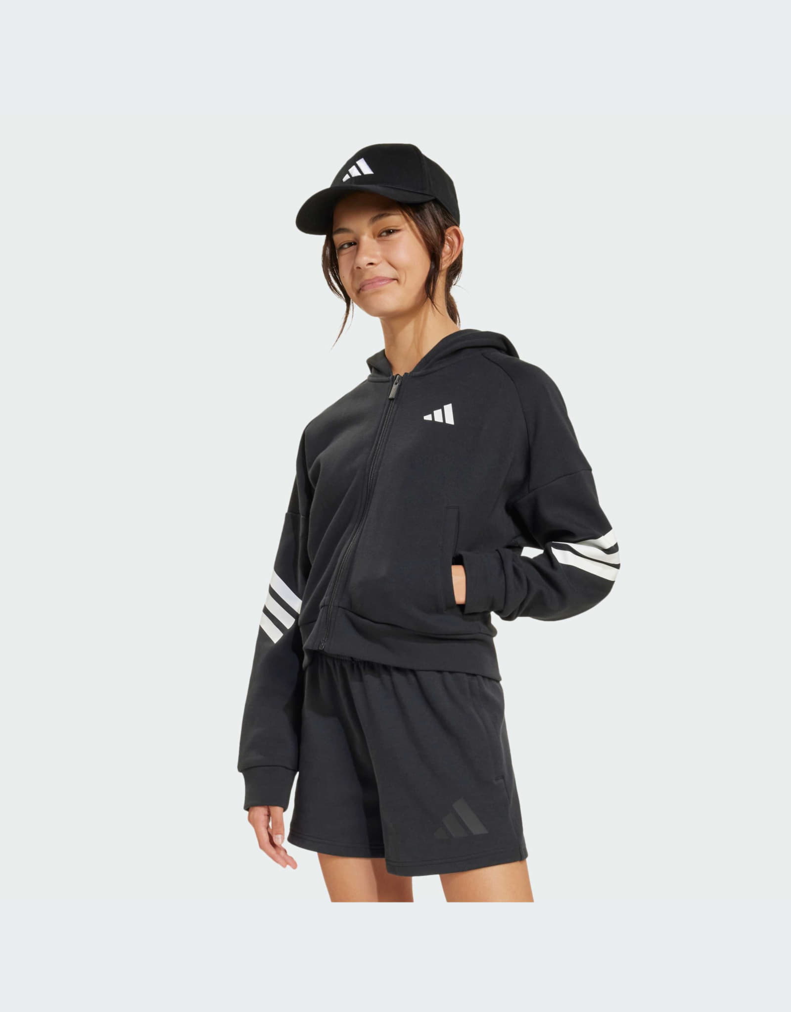Adidas Adidas, Üst geyimi – 3