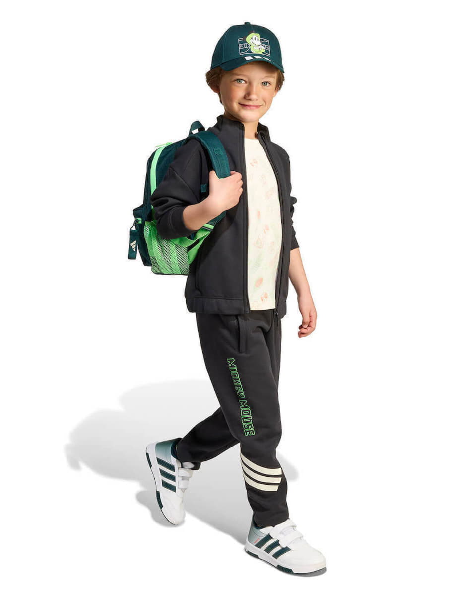 Adidas, Üst geyimi