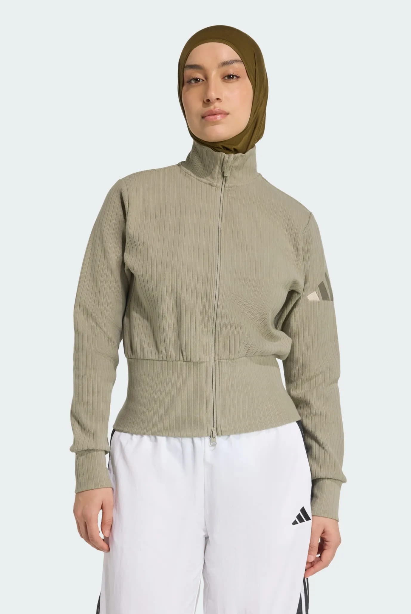 Adidas, Üst geyimi