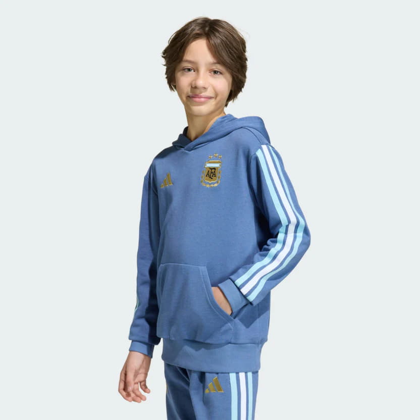 Adidas, Üst geyimi