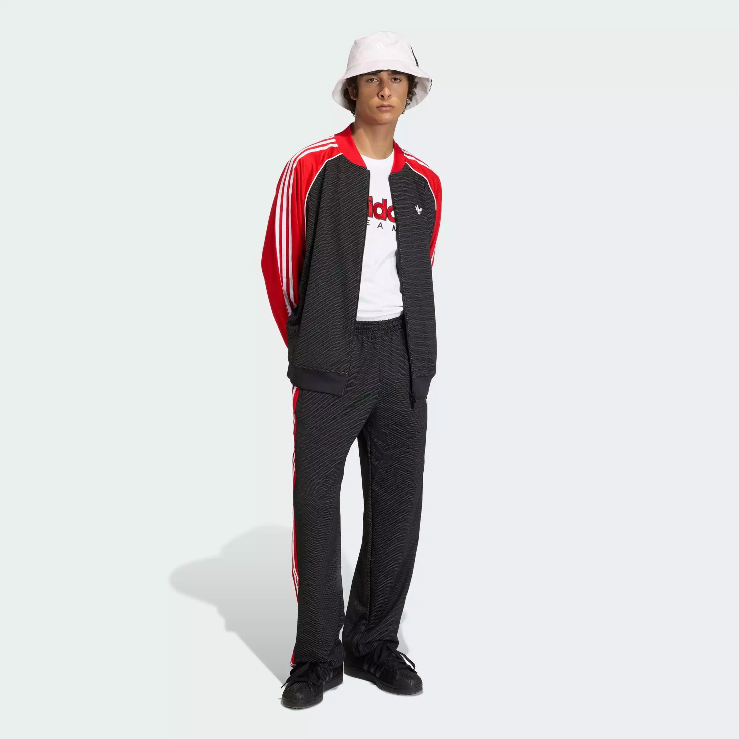 Adidas Adidas, Üst geyimi – 1