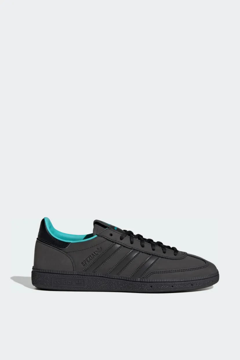 Adidas, Кроссовки / Кеды