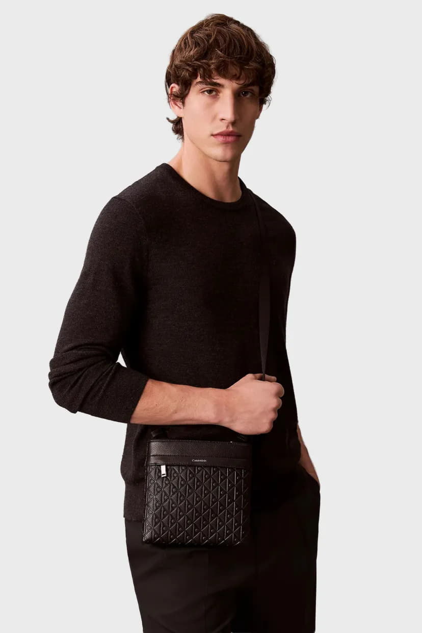 Calvin Klein Çiyindən aşırmalı çantalar
