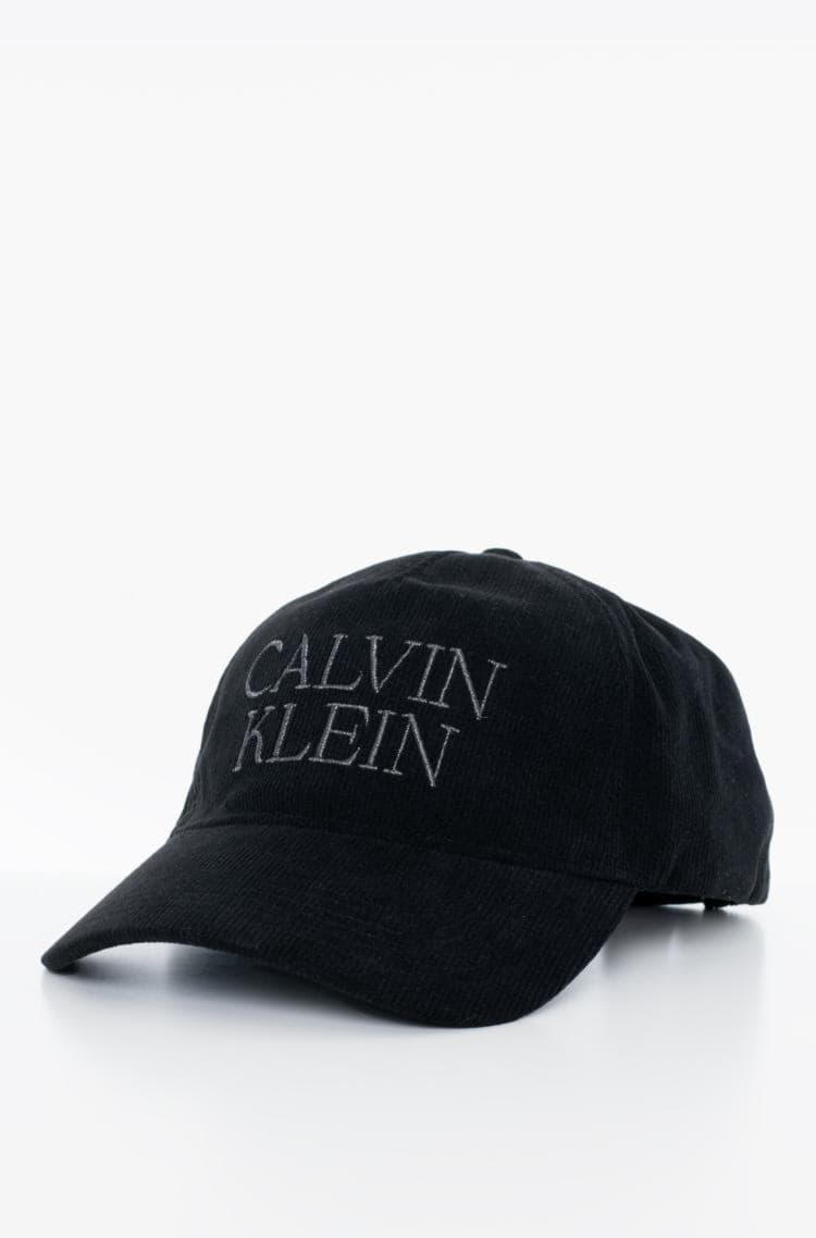 Calvin Klein, Papaqlar