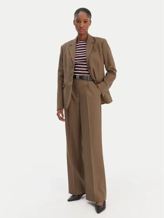 Tommy Hilfiger, Üst geyimi